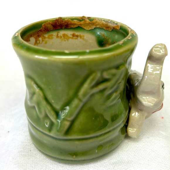 Vintage small  ceramic planter with 3D lucky elephant - Picture 4 of 8